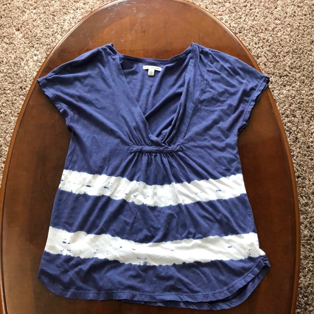 Short sleeve deep V-neck shirt 👚